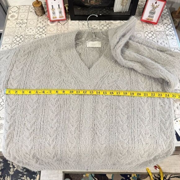 Lucky Brand NWT V-Neck Relaxed Gray Fit Eyelash Sweater Oversized Size Med - Picture 7 of 10